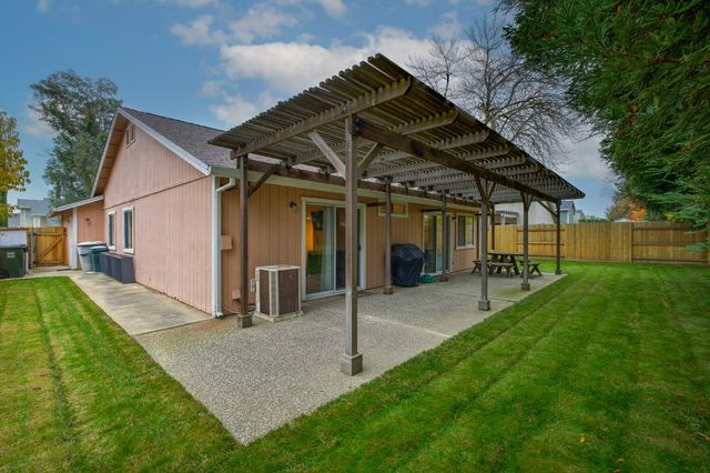 8507 Carlin Ave, Sacramento, CA 95823