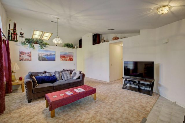 8507 Carlin Ave, Sacramento, CA 95823