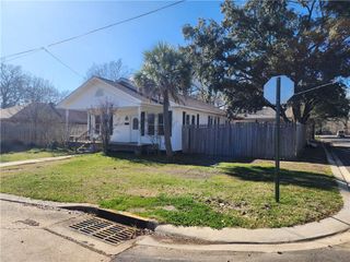 1421 HOLLOWAY Drive, Pineville, LA 71360