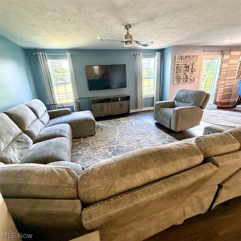 2091 Farroni Drive, Willoughby, OH 44094