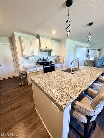 2091 Farroni Drive, Willoughby, OH 44094