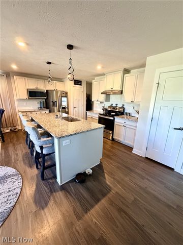 2091 Farroni Drive, Willoughby, OH 44094