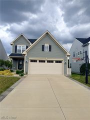 2091 Farroni Drive, Willoughby, OH 44094