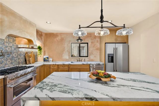 2407 S Orange, Los Angeles, CA 90016