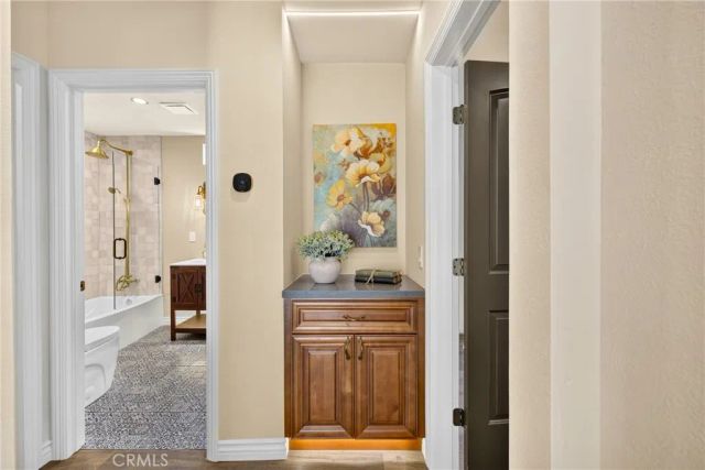 2407 S Orange, Los Angeles, CA 90016