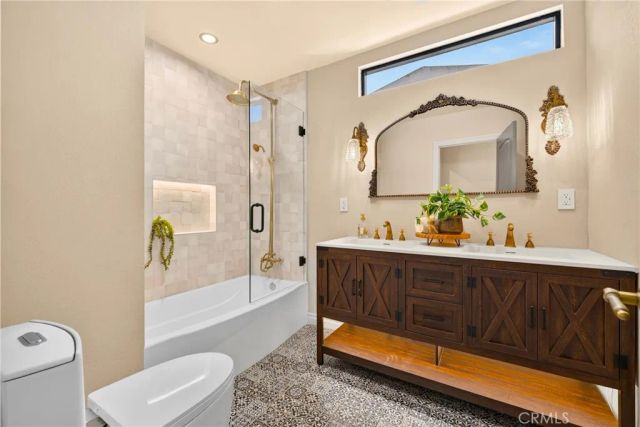2407 S Orange, Los Angeles, CA 90016