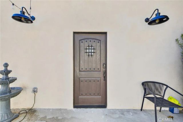 2407 S Orange, Los Angeles, CA 90016