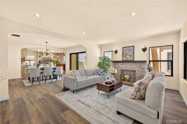 2407 S Orange, Los Angeles, CA 90016