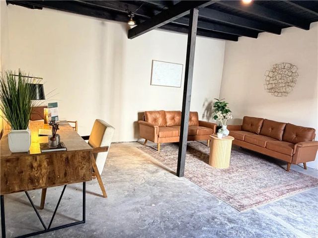 2407 S Orange, Los Angeles, CA 90016