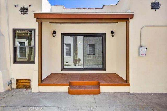 2407 S Orange, Los Angeles, CA 90016