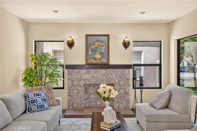 2407 S Orange, Los Angeles, CA 90016