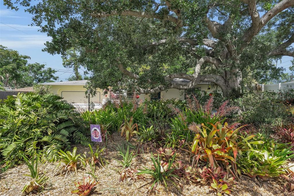 Image 18 of property listing at 1808 49TH STREET W, Bradenton, FL 34209