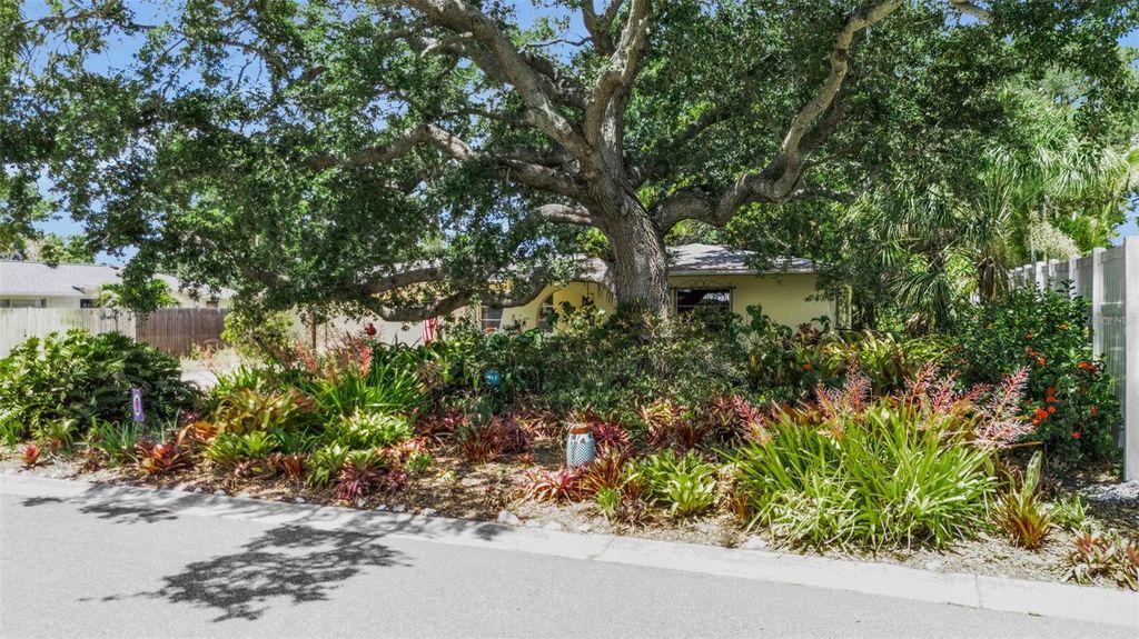 Image 3 of property listing at 1808 49TH STREET W, Bradenton, FL 34209