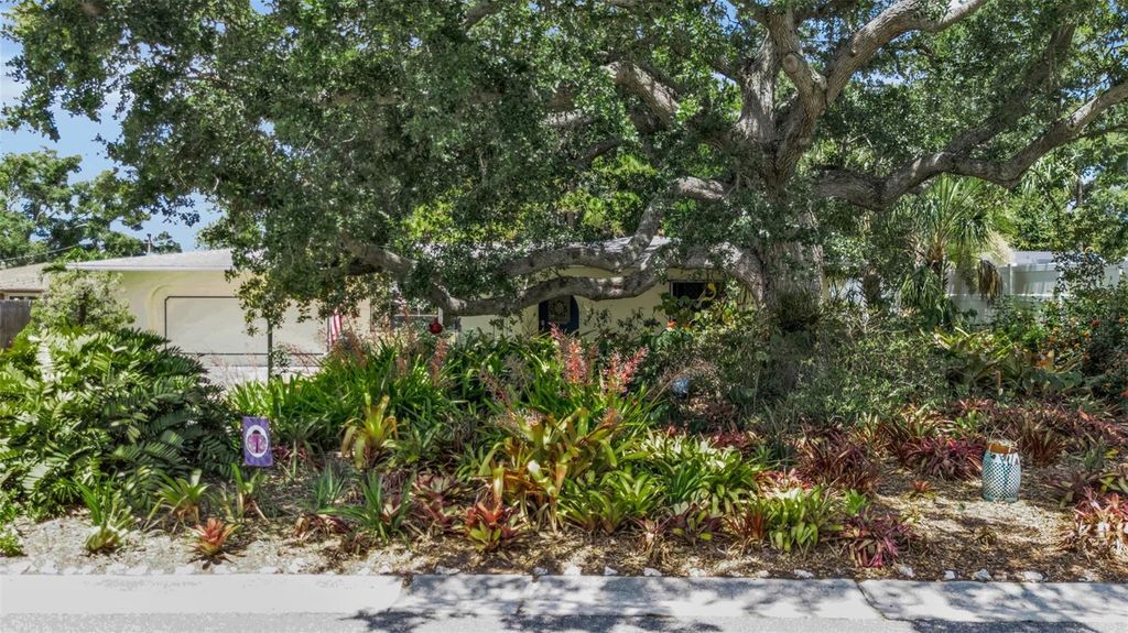Image 5 of property listing at 1808 49TH STREET W, Bradenton, FL 34209