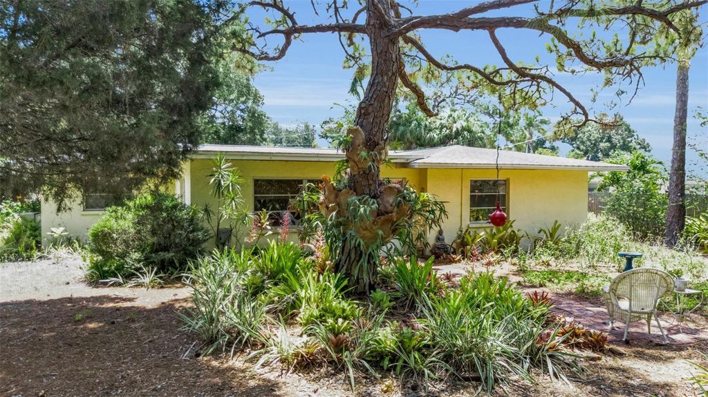 Image 7 of property listing at 1808 49TH STREET W, Bradenton, FL 34209