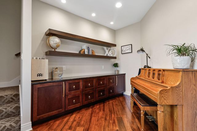 1108 N 350 E, Chesterton, IN 46304