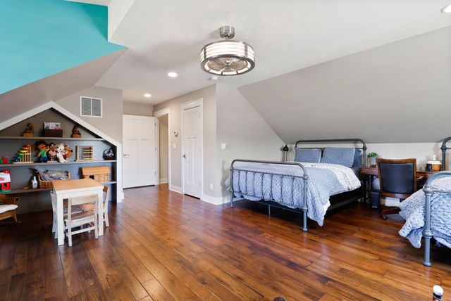 1108 N 350 E, Chesterton, IN 46304