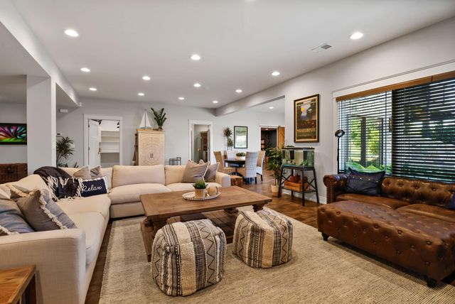 1108 N 350 E, Chesterton, IN 46304