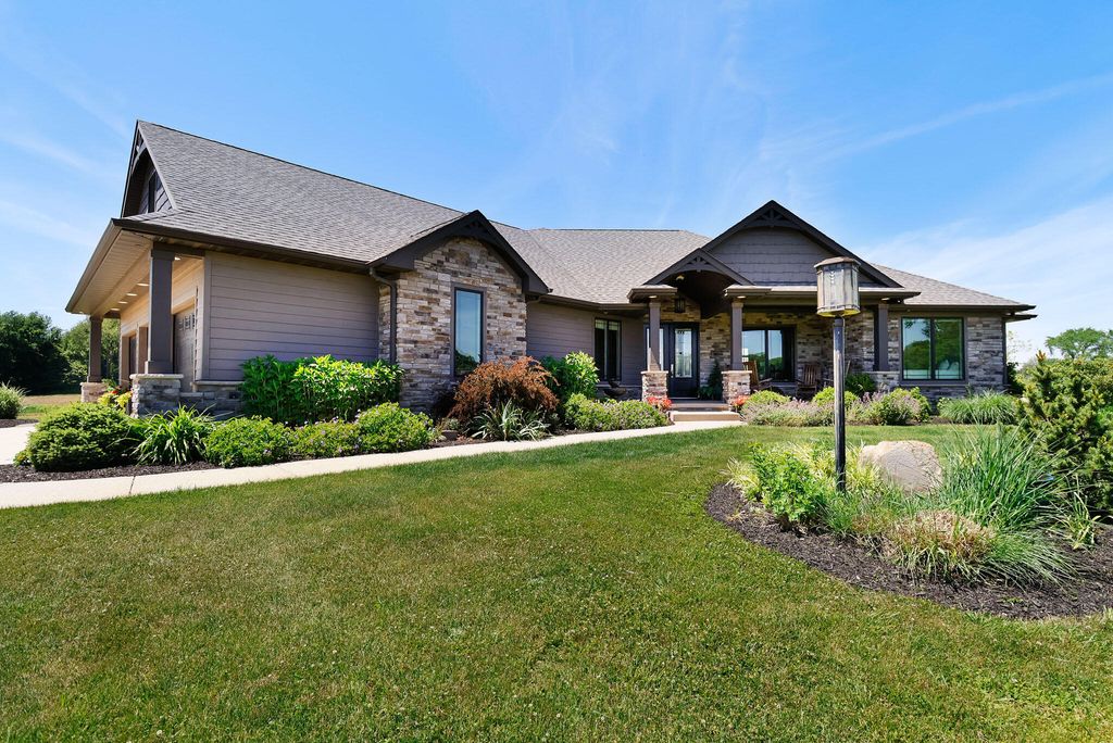 1108 N 350 E, Chesterton, IN 46304