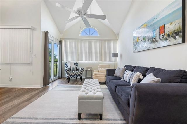 1940 Westminster Circle 7-6, Vero Beach, FL 32966