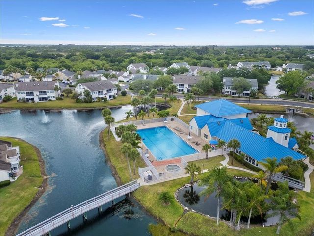 1940 Westminster Circle 7-6, Vero Beach, FL 32966