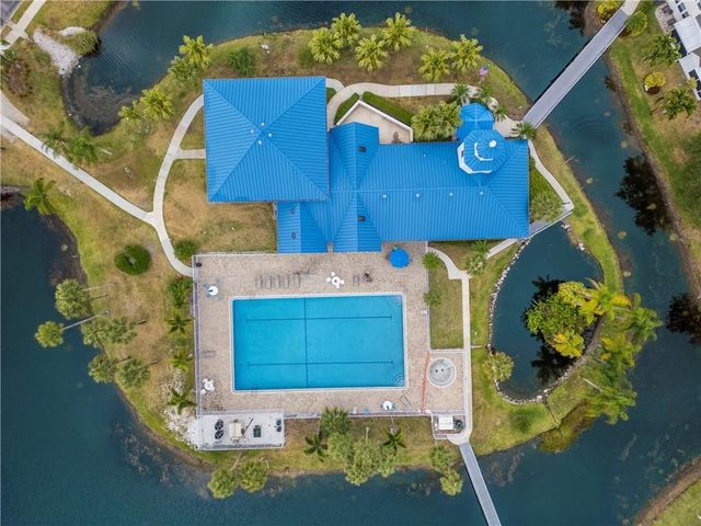 1940 Westminster Circle 7-6, Vero Beach, FL 32966