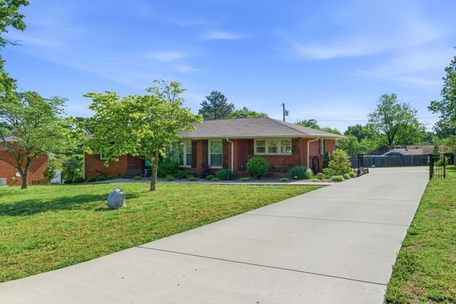 210 S Sequoia Dr, Springfield, TN 37172