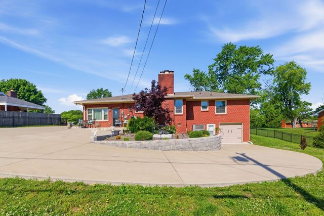 210 S Sequoia Dr, Springfield, TN 37172
