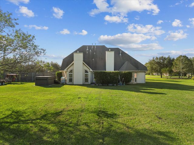 2884 Bridle Path Lane, Friendswood, TX 77546