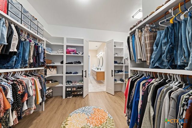 300 Bridgepoint Drive, Kingsland, TX 78639