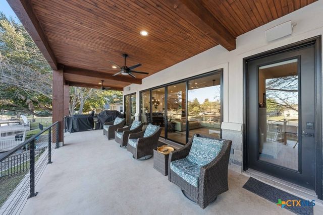 300 Bridgepoint Drive, Kingsland, TX 78639