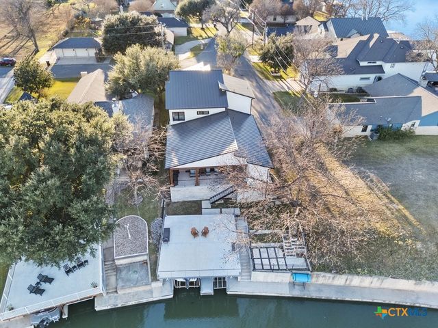 300 Bridgepoint Drive, Kingsland, TX 78639