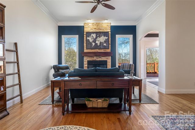 47 Timberwood Drive, Asheville, NC 28806