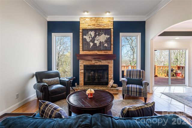 47 Timberwood Drive, Asheville, NC 28806