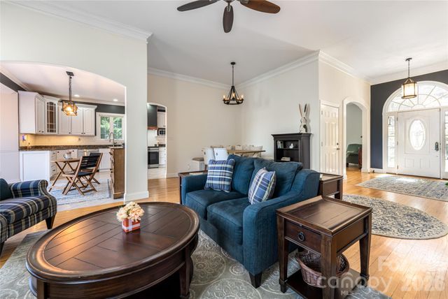 47 Timberwood Drive, Asheville, NC 28806