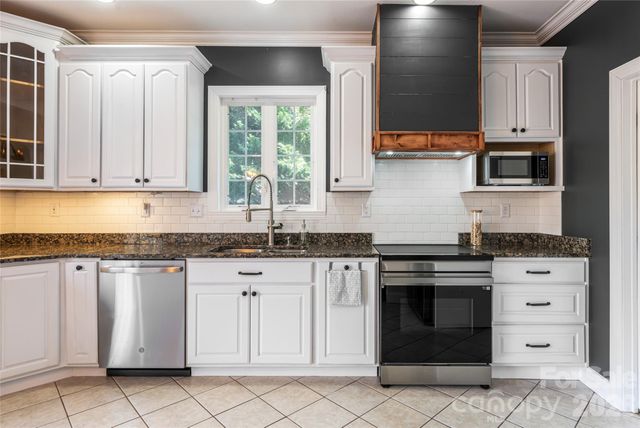 47 Timberwood Drive, Asheville, NC 28806