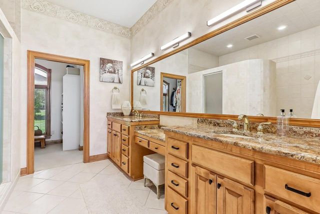 194 Crooked Stick PASS, North Prairie, WI 53153