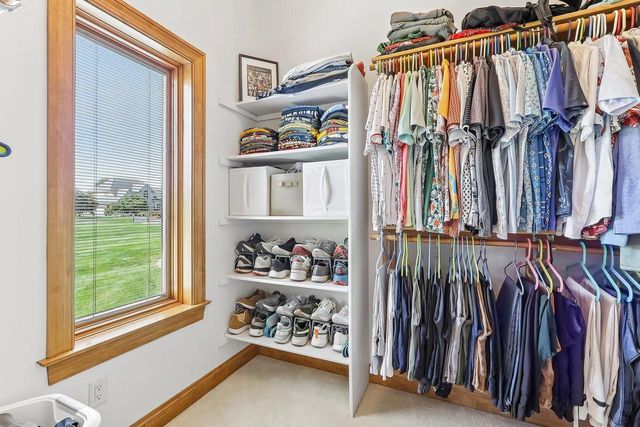 194 Crooked Stick PASS, North Prairie, WI 53153