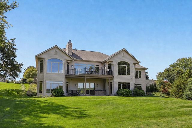 194 Crooked Stick PASS, North Prairie, WI 53153