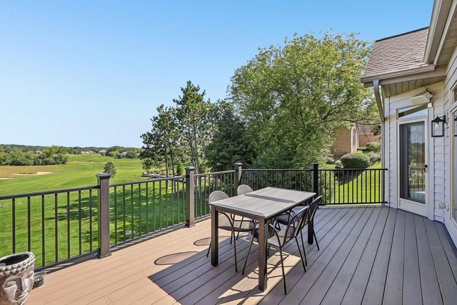 194 Crooked Stick PASS, North Prairie, WI 53153