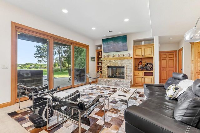 194 Crooked Stick PASS, North Prairie, WI 53153