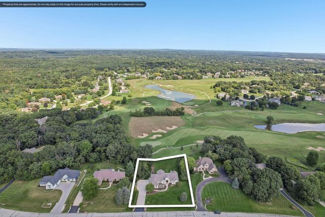 194 Crooked Stick PASS, North Prairie, WI 53153