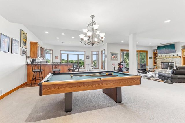 194 Crooked Stick PASS, North Prairie, WI 53153