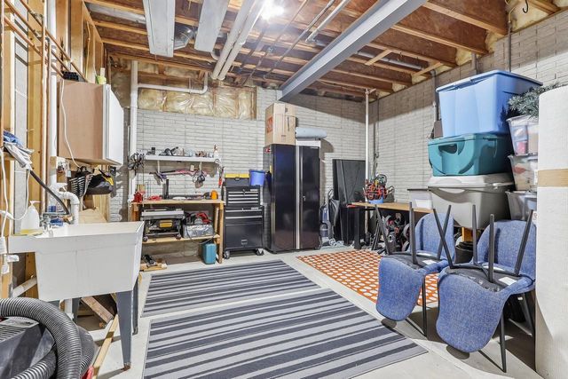 194 Crooked Stick PASS, North Prairie, WI 53153