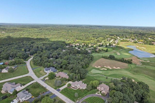 194 Crooked Stick PASS, North Prairie, WI 53153
