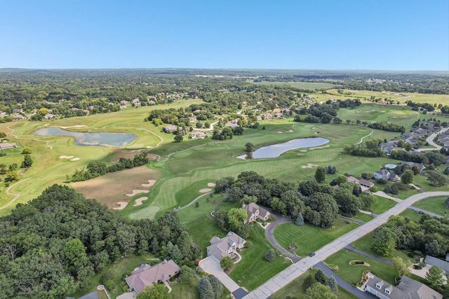 194 Crooked Stick PASS, North Prairie, WI 53153