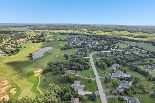 194 Crooked Stick PASS, North Prairie, WI 53153