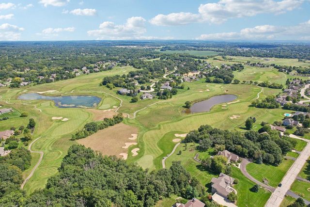 194 Crooked Stick PASS, North Prairie, WI 53153