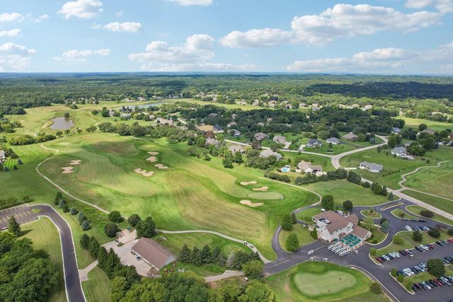 194 Crooked Stick PASS, North Prairie, WI 53153