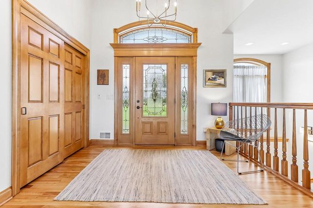 194 Crooked Stick PASS, North Prairie, WI 53153